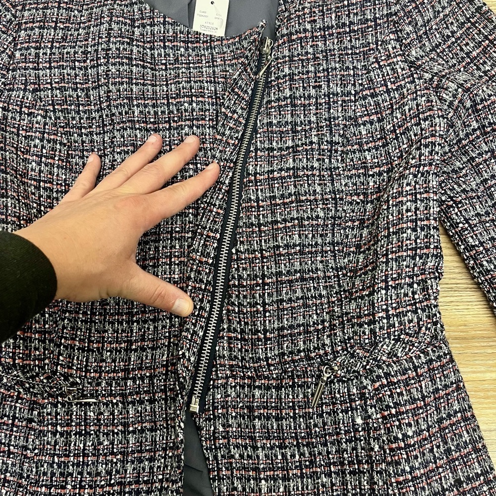 NEW White House Black Market Tweed Moto Jacket Classic Navy w/ Flora - Size 00 - Picture 5 of 8